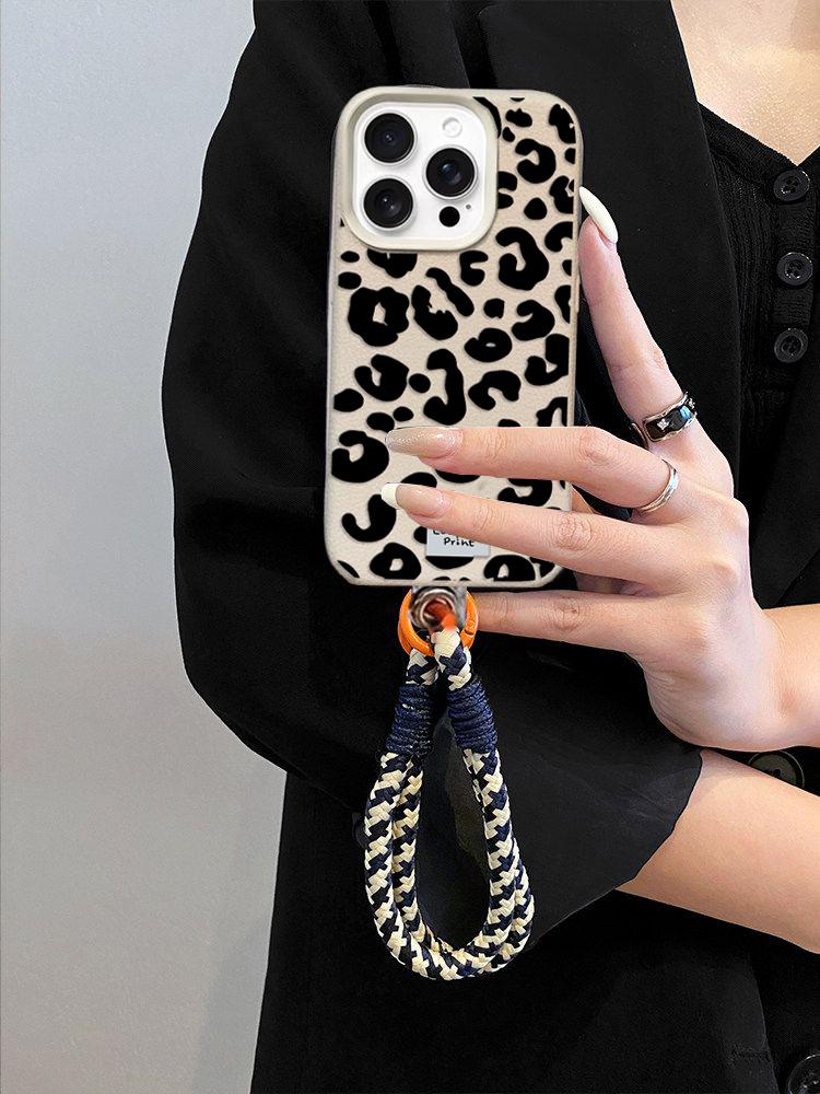 Leopardenmuster mit Trageband  – Realme Note 50 Bewertung und Preis